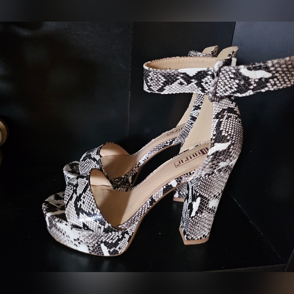 Idifu Snake Print Women's Casual Platform  5” heels Size7.